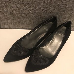 Very gently worn Stuart Weitzman Kitten Heels